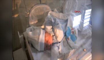 İki günlük bebek donmak üzereyken cami avlusunda bulundu