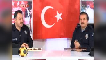 Spor programlarını polis üniformalarıyla sundular