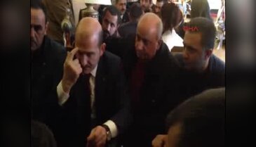 Bakan Soylu, Yüksekova'da esnafı ziyaret etti