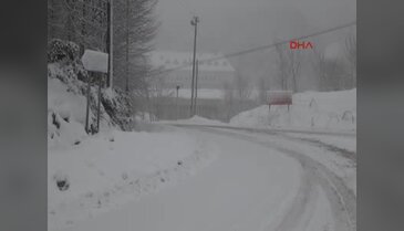 Bolu Dağı'nda kar ve sis ulaşımı yavaşlattı