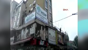 Mersin de HDP ye polis operasyon düzenledi. arama yapılıyor