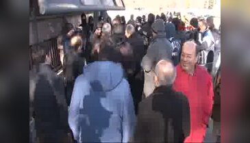 Enerji Bakanlığı önünde KHK arbedesi; 4 gözaltı