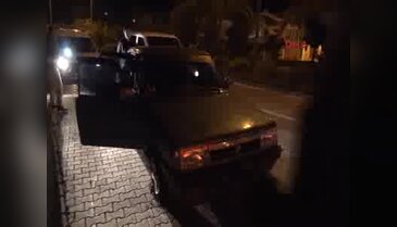 Polis, çalınan otomobili lastiğine ateş ederek durdurdu