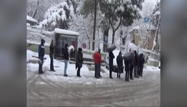 Karlı ve buzlu havada yürürken 3 altın kurala dikkat