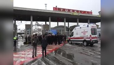 Bakan Tüfenkçi, Sarp Sınır Kapısı'nda incelemelerde bulundu