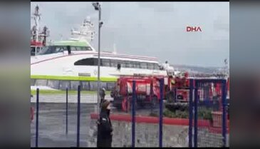 BUDO alev aldı! İstanbul Sarayburnu'da deniz otobüsünde yangın