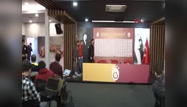 Galatasaray'ın Norveç'li futbolcusu, ilk kez basın toplantısında konuştu