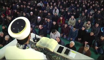 Bursa'da vaaz sırasında Halep'e SMS'li toplu destek