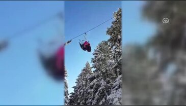 Bursa Uludağ'ın zirvesindeki telesiyejlerde büyük panik