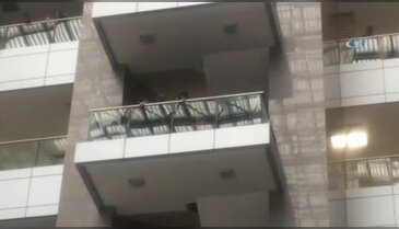 Son anda kazağından tutularak kurtarıldı