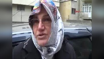 "Eşin kuyumcu soygununa karıştı" diyen dolandırıcılara evdeki altınlarını verdi