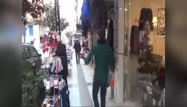 Üç dil bilen üniversiteli çayçı
