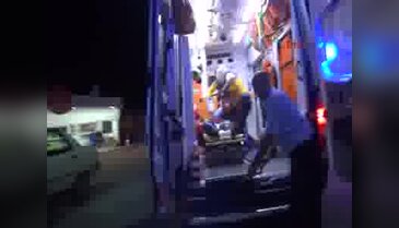 Annesinin başına tüple vurup, 8 yerinden bıçakladı
