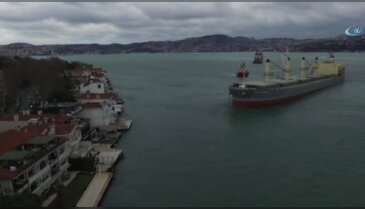 Yeniköy'de gemiyi kurtarma çalışmaları havadan görüntülendi