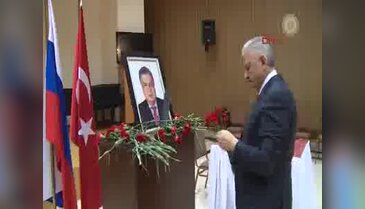 Başbakan Yıldırım, Rusya'nın Ankara Büyükelçiliğine taziye ziyaretinde bulundu