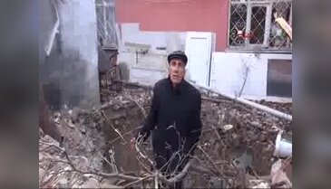 Çukura girip baz istasyonunu protesto etti