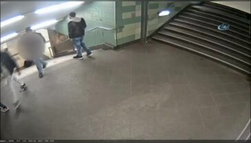 Avrupa'da bir kadına daha tekmeli saldırı !