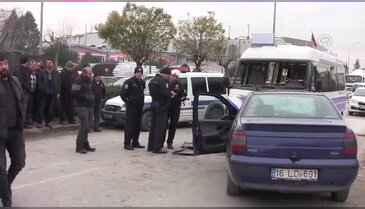 Bursa'da otomobille minibüs çarpıştı: 2 ölü