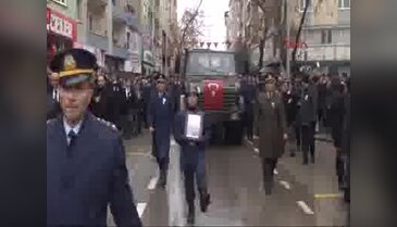 Bursa'da Şehit Binbaşı Albayrak'ı 30 bin kişi gözyaşlarıyla uğurladı