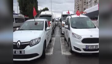 Antalya'da 3 bin 350 servisçi ve taksici terörü kınadı