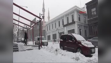 Dondurucu soğukların yaşandığı Doğu'da kar yağışı yeniden başladı
