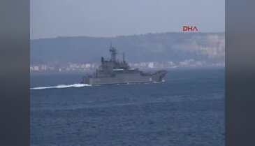 Rus savaş gemisi Çanakkale'den geçti