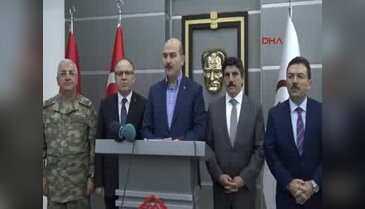 İçişleri Bakanı Soylu Siirt'te El Bab'a gidecek askerlerle yemek yedi
