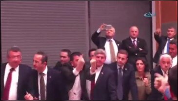 Anayasa Komisyonunda tartışma