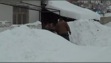 Balıkçıların traktörlü kayak keyfi
