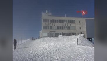 Antalya Tahtalı zirvesinde kar keyfi