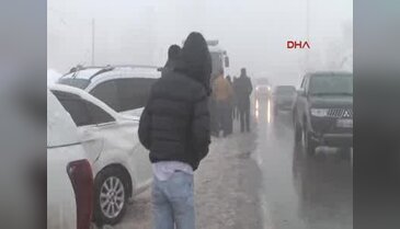 Muş'ta sis ve buzlanma zincirleme kazaya neden oldu