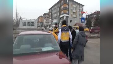 Kamyonete çarpan otomobilde: 1 kişi yaralandı