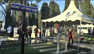 İstiklal şairi Mehmet Akif Ersoy kabri başında anıldı