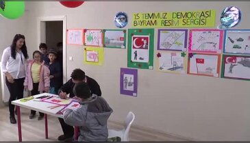 Engelli öğrenciler 15 Temmuz'u resmetti