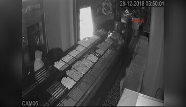 Güvenlik kamerasını da çaldı
