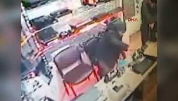 'Karnım aç' diye geldi, bağış kutusunu çaldı