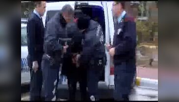 Polisin 'dur' ihtarına uymadı, 'hadi vurun beni' dedi