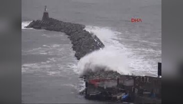 Zonguldak'ta dev dalgalar