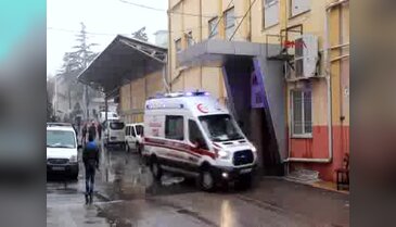 Kamyonetin çarptığı 8 çocuk annesi öldü
