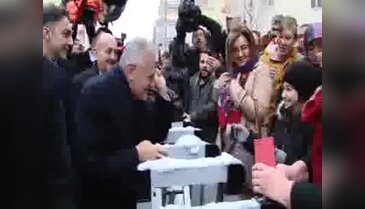 Başbakan Yıldırım, Kaya çiftinin evine misafir oldu