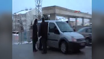 Emekli kadın öğretmen ile annesini öldüresiye dövdüler