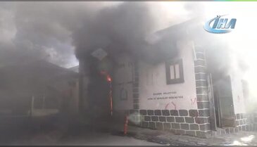 Elektrik trafosu bomba gibi patladı