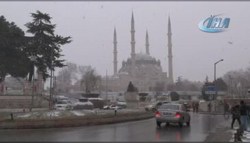 Edirne'de kar etkisini arttırdı