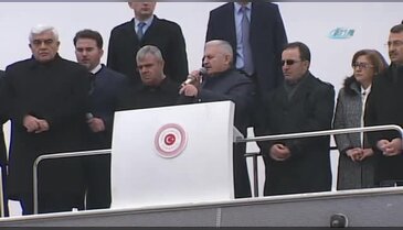 Yıldırım mültecilere seslendi: "Kimse yoksa Türkiye var"