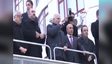Başbakan Yıldırım kent merkezinde halka hitap etti