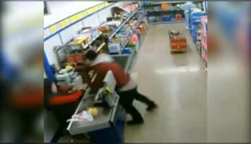 İstanbul'da silahlı gasp anı kamerada