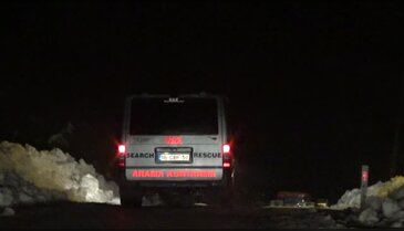 Bursa'da 30 saat boyunca 1,5 metre karda kurtarılmayı bekledi