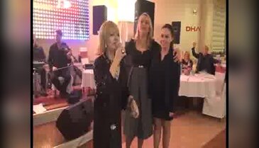 Kosova'da sahne alan Gülden Karaböcek, konserin gelirini Suriye'ye bağışladı