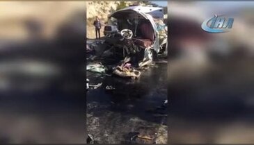 İzmir'de karşı şeride geçen araç ölüm saçtı: 2 ölü, 1 ağır yaralı