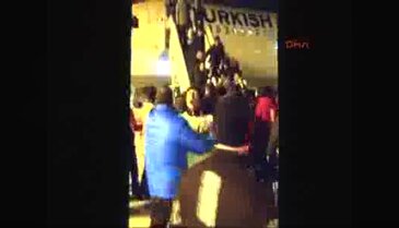 Barbaros Şansal'a Atatürk Havalimanı'nda saldırı